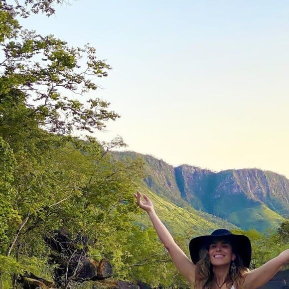 Reconhecida no local, Wanessa Camargo teria recusado pedidos de fotos sob alegação de não se sentir à vontade para ser fotografada 