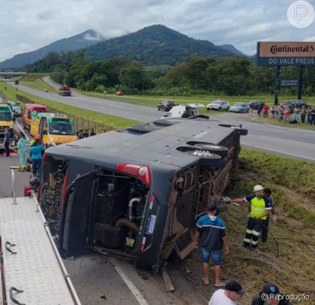 Ônibus da dupla Conrado e Aleksandro sofreu acidente na rodovia Régis Bittencourt, no interior de SP
