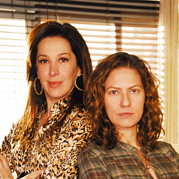 Flora (Patricia Pillar) e Donatela (Claudia Raia) se toram rivais na novela 'A Favorita'