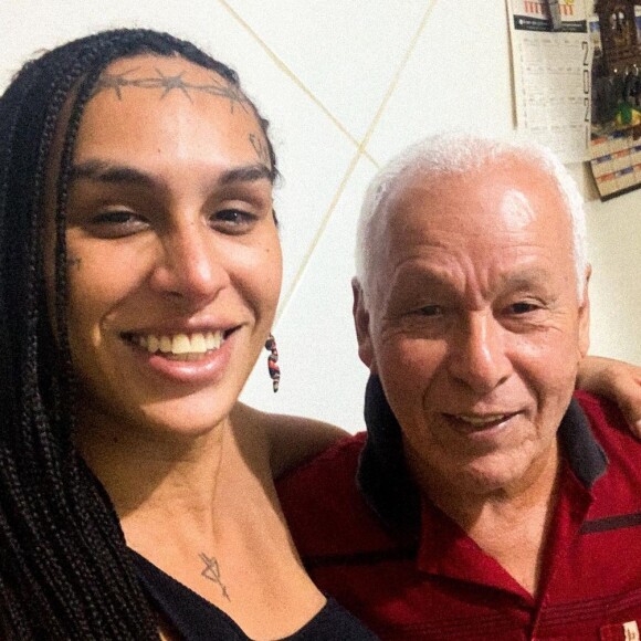 Pai de Linn da Quebrada, Sr. Lino, morreu na madrugada desta quarta-feira (11)