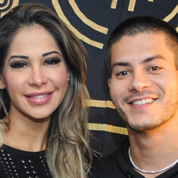 Arthur Aguiar assinou procuração dando poderes para Maíra Cardi antes de entrar no 'BBB 22'