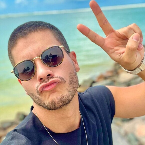 Arthur Aguiar saiu com o prêmio no bolso, mas comprometido para pagar a quem devia, já que estava sem dinheiro no banco