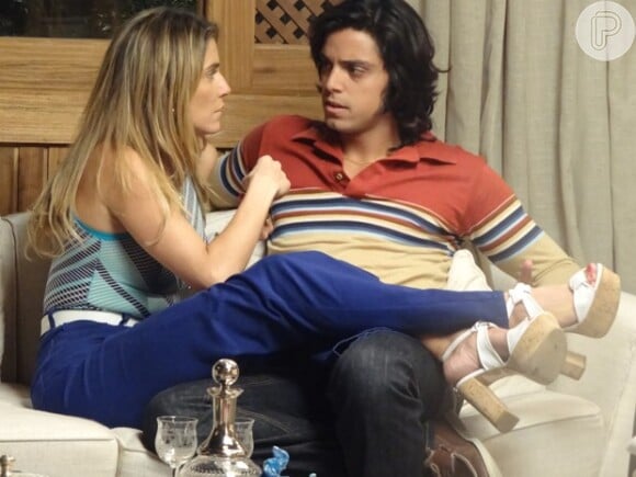 Termina o namoro de Inês (Deborah Secco) e Beto (Rodrigo Simas), em 'Boogie Oogie', em 17 de dezembro de 2014