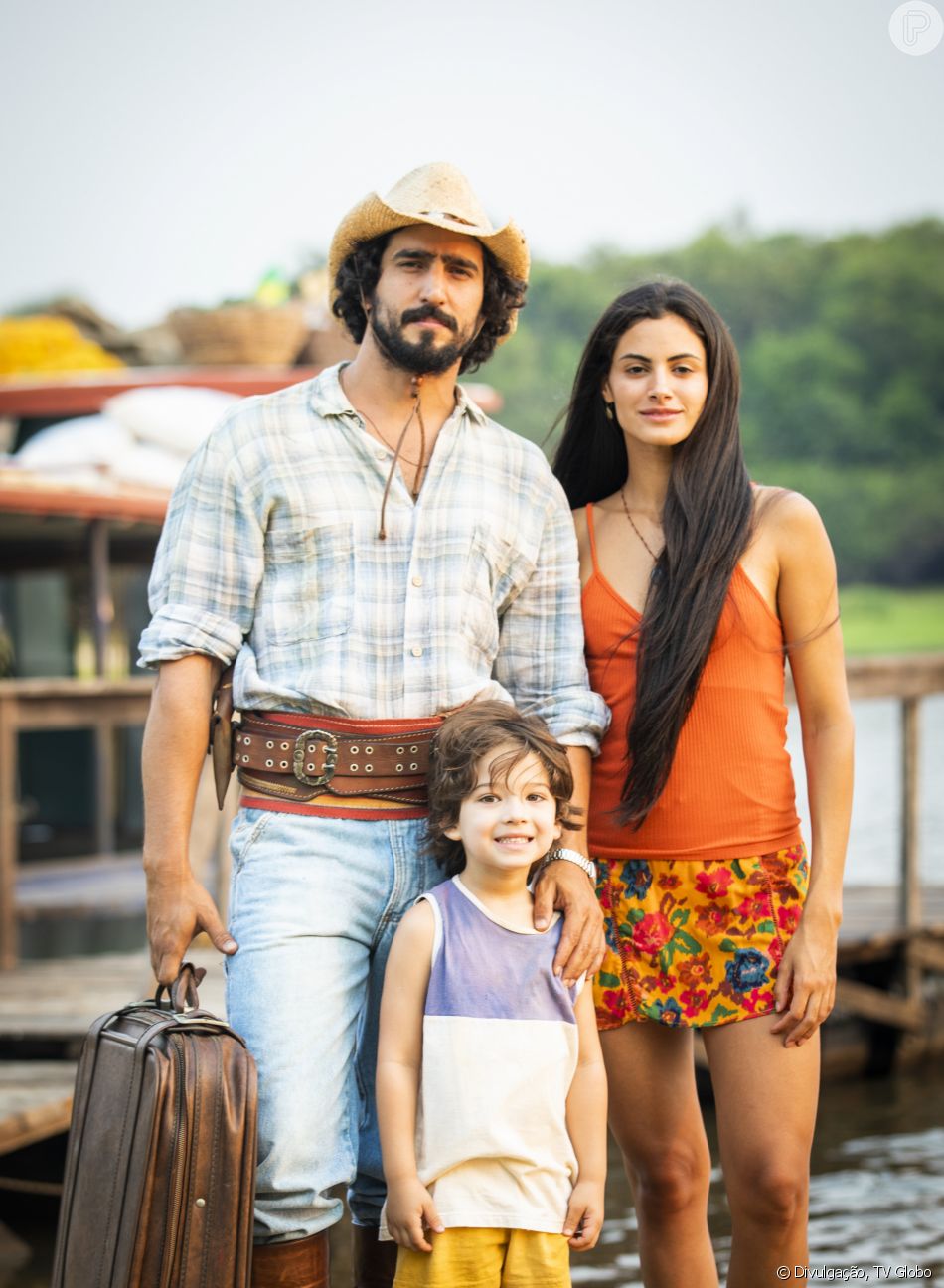 José Leôncio (Renato Góes/Marcos Palmeira) e Filó (Letícia Salles/Dira Paes) são pais de Tadeu na novela 'Pantanal'