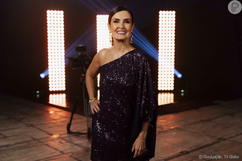 Fátima Bernardes participou de um 'pré-light' do 'The Voice Brasil' para testar equipamentos de som e luz