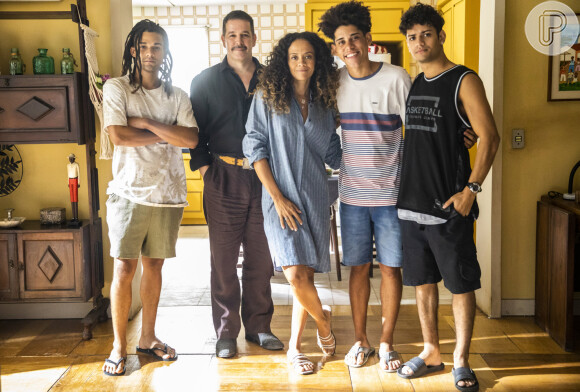 Marcelo (Lucas Leto), Zuleica (Aline Borges), Gabriel Santana (Reno) e Cauê Campos (Beto): segunda família de Tenório (Murilo Benício) na novela 'Pantanal'