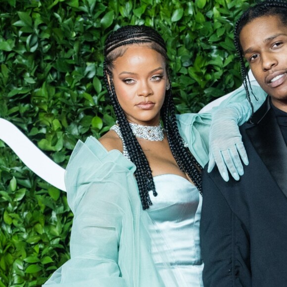 Flagra da gravidez de Rihanna foi feito no dia 31 de janeiro