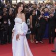 Anne Hathaway com look all white no Festival de Cannes: a atriz está no evento de cinema para divulgar seu novo filme, 'Armageddon Time'