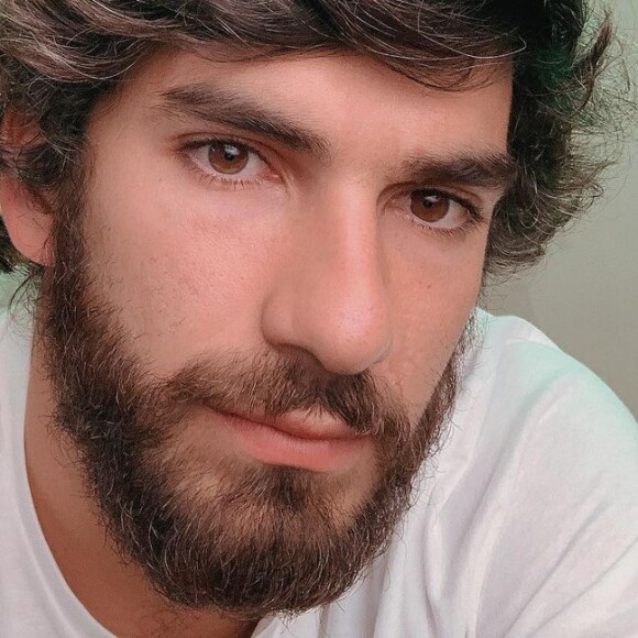 Hugo Moura nega ter sentido ciúme do passado de Deborah Secco: 'Também tenho passado, só que não é público'