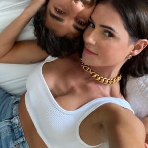 Deborah Secco está casada com Hugo Moura desde 2015