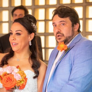 Fim da novela 'Quanto Mais Vida, Melhor!' Deusa (Evelyn Castro) tem casamento com Odaílson (Thardelly Castro)