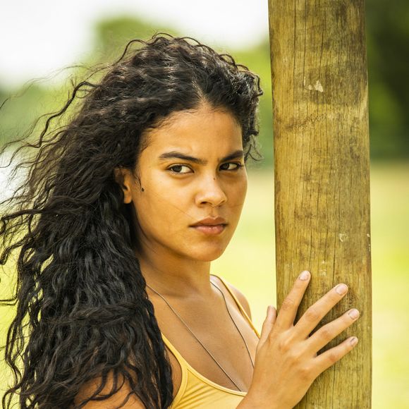 Muda (Bella Campos) não quer mais levar adiante plano de matar Tenório (Murilo Benício) na novela 'Pantanal'