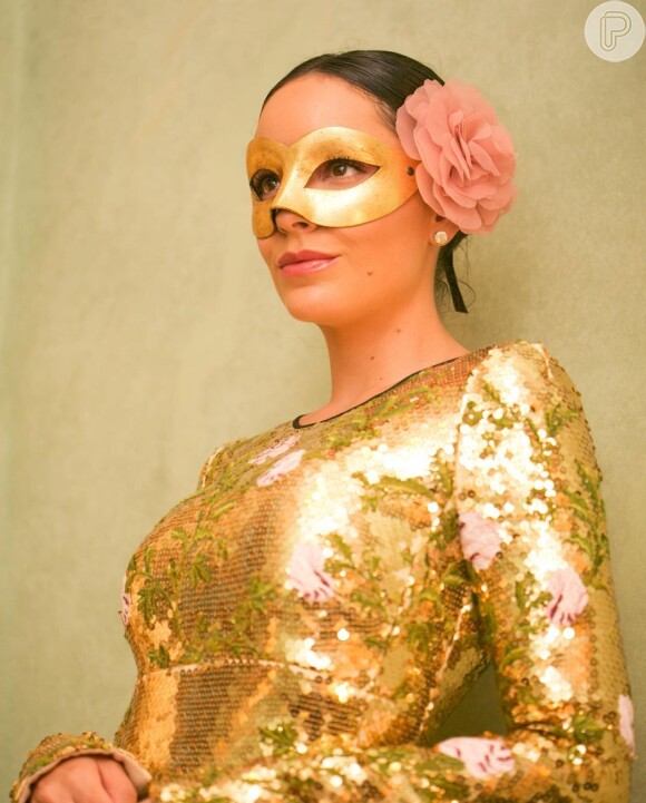 Detalhes do visual de Lu Tranchesi para baile de máscaras de Lala Rudge