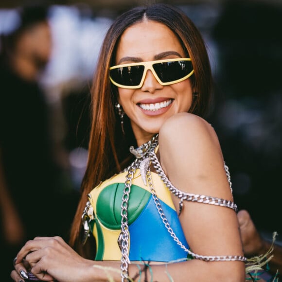 Anitta esbanjou sinceridade ao comentar sobre sua fama de 'pegadora'