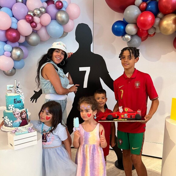 Cristiano Ronaldo não compareceu devido a jogos da seleção portuguesa