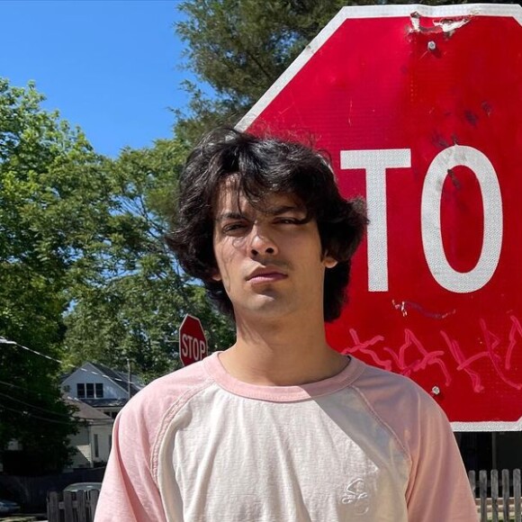 Xolo Maridueña completou 21 anos nesta semana