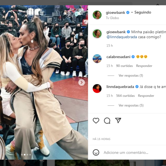 Giovanna Ewbank e Linn da Quebrada se beijaram e deram um selinho nos bastidores do 'Altas Horas' deste sábado (25)