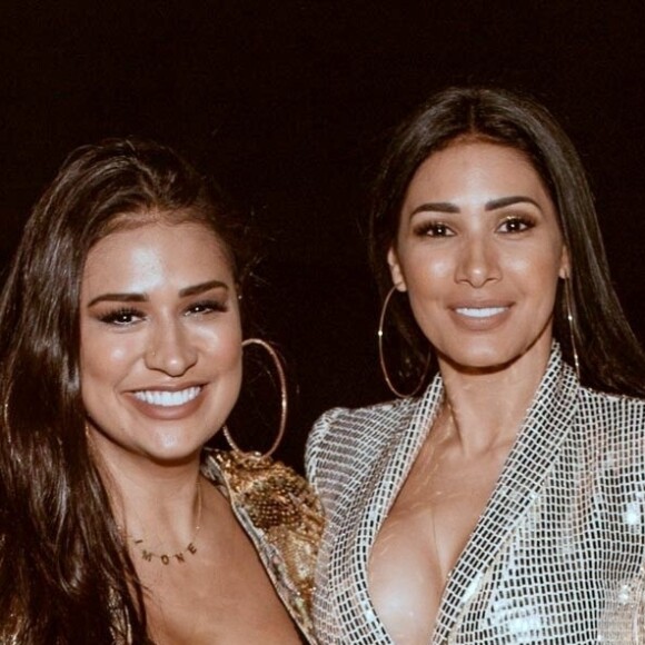 Simone esclareceu que não está em desarmonia com a irmã, Simaria