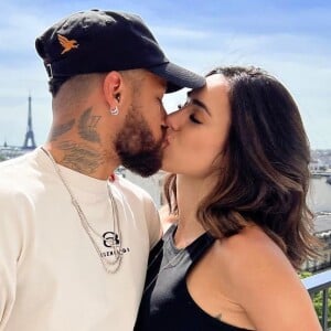 Neymar e a namorada, Bruna Biancardi, enfrentaram susto com pouso forçado de avião em junho de 2022