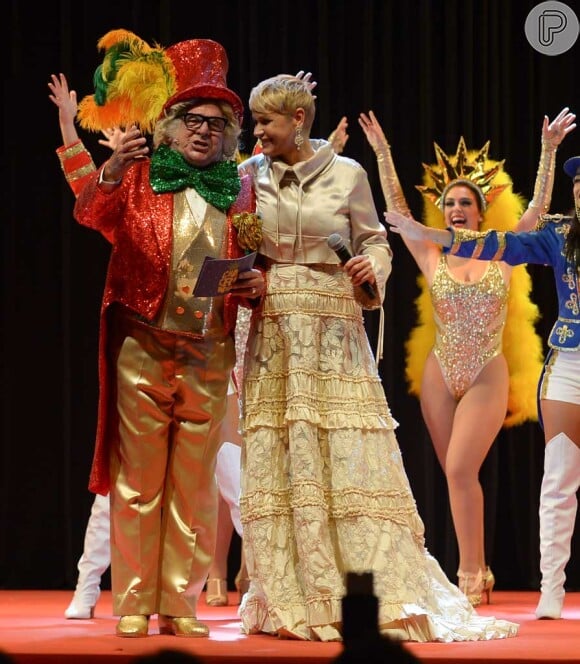 Xuxa faz participação durante apresentação especial de 'Chacrinha, o Musical' no Natal do Bem