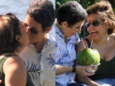 Claudia Rodrigues troca beijos e carinhos com a namorada durante passeio. Fotos!