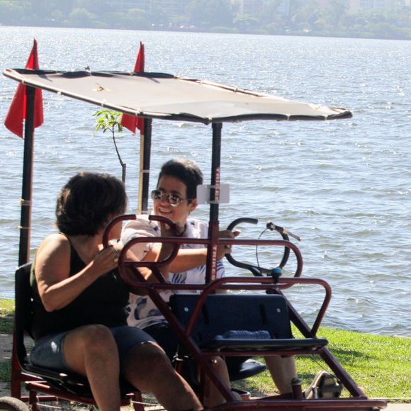 Claudia Rodrigues e a namorada, Adriane Bonato, escolheram um cartão postal do Rio para curtirem o sábado, 2 de julho de 2022