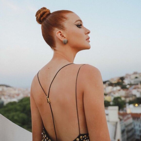 Marina Ruy Barbosa escolheu look da marca AREA para evento de renovação de votos de Luma Costa