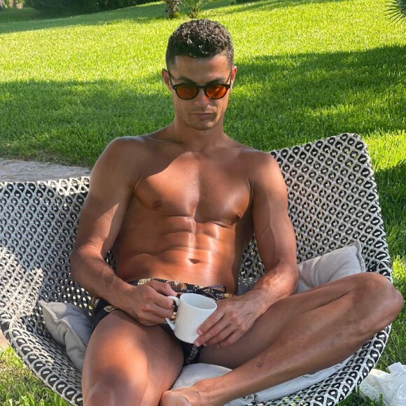 Cristiano Ronaldo já se submeteu a lipoescultura, renovação de pele e é adepto do botox