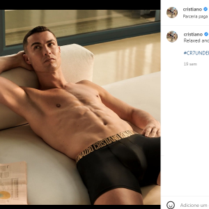 De cueca, Cristiano Ronaldo sempre surpreende pela boa forma