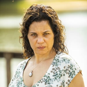 Maria Bruaca vai ser expulsa de casa pelo marido, Tenório, na novela 'Pantanal'