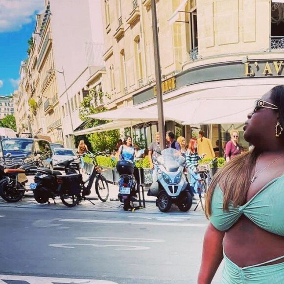 Jojo Todynho: 'No meio do desfile, eu falei: 'Neymar, empresta seu wi-fi?'. Ele abriu o roteador para mim'