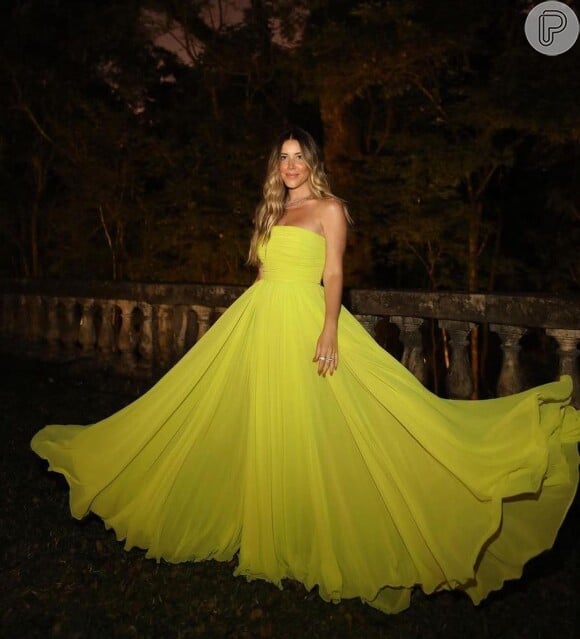 Vestido de festa em verde lima: modelo usado por Mica Rocha é Debora Mangabeira