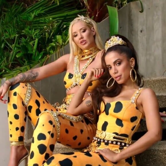 Segundo livro, Iggy apagou algumas cenas de Anitta do clipe