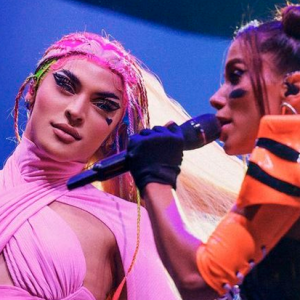 "Eu surto com cada projeto dela e podem esperar parceria para esse ano", disse Pabllo Vittar sobre Anitta
 