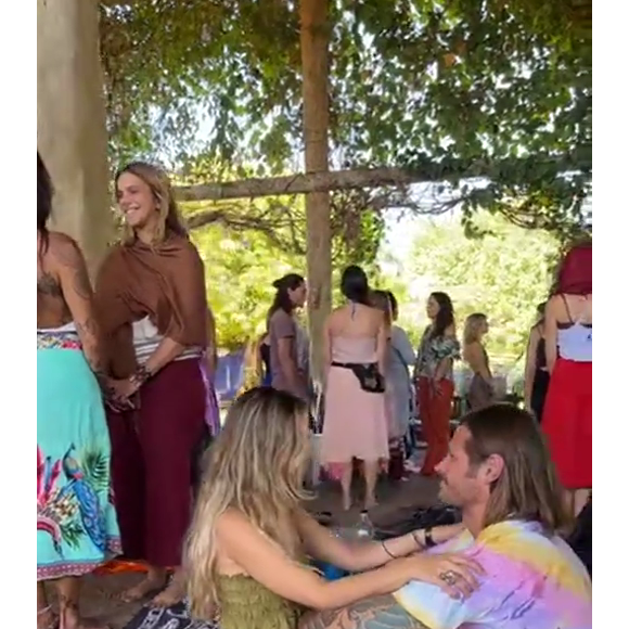 Wanessa Camargo e Dado Dolabella foram filmados juntos durante o festival AYA Música Medicina, que acontece na Chapada dos Veadeiros, em Goiás