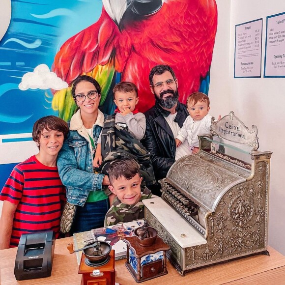 Juliano Cazarré e Letícia também são pais de Vicente, 11 anos, Inácio, 9, Gaspar, de 2, e Maria Madalena, 1