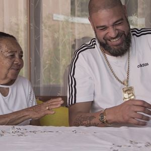 'Adriano Imperador': série mostra forte ligação do ex-jogador com a família