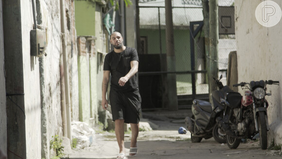 'Adriano Imperador': série mostra como morte do pai do ex-jogador afetou a saúde mental do atleta
