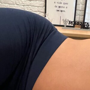 Barriga de gravidez de Viviane Araujo tem encantado os internautas nas redes sociais