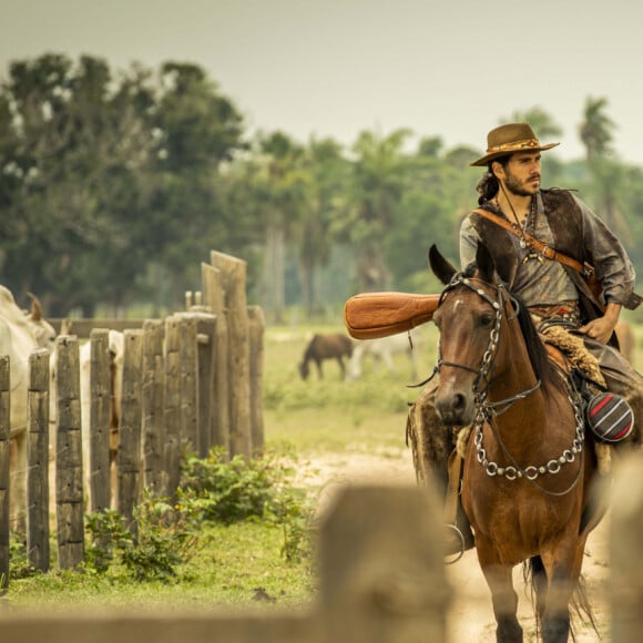 Trindade abandonava Irma na primeira versão da novela 'Pantanal'