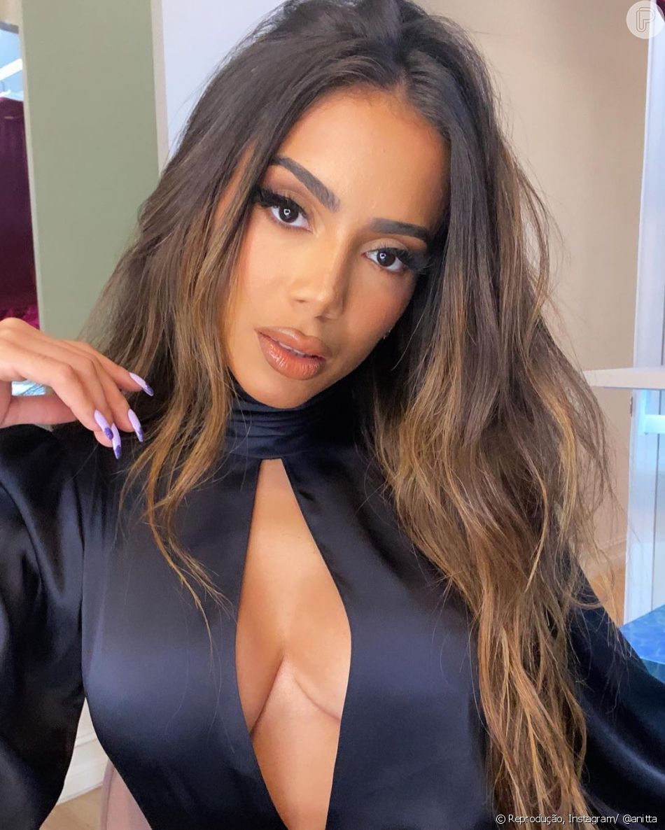 Anitta lançou um perfume íntimo e trouxe o produto de beleza para centro de discussão