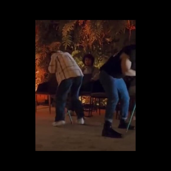 Xolo Maridueña surgiu ao fundo de um vídeo na festa de Bruna Marquezine