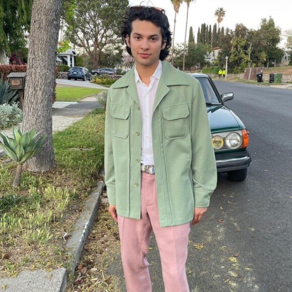 Xolo Maridueña está tentando ser discreto quanto a viagem ao Brasil