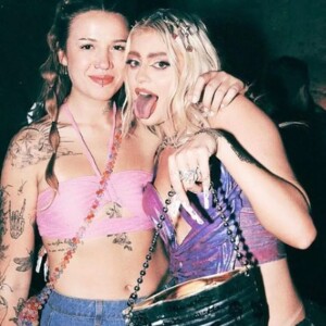 Elana desabagou no Twitter sobre a valorização dos compositores. Ela é responsável pela músic Cachorrinhas de Luísa Sonza