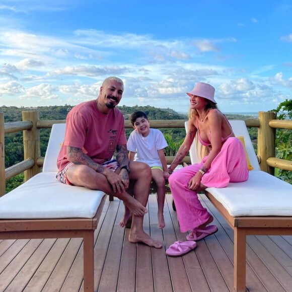 Aline Gotschalg passou por cirurgia por causa de câncer e recebeu apoio de Fernando Medeiros