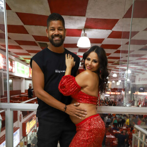 Viviane Araujo escolheu casal de amigos desconhecidos do público como padrinhos do filho