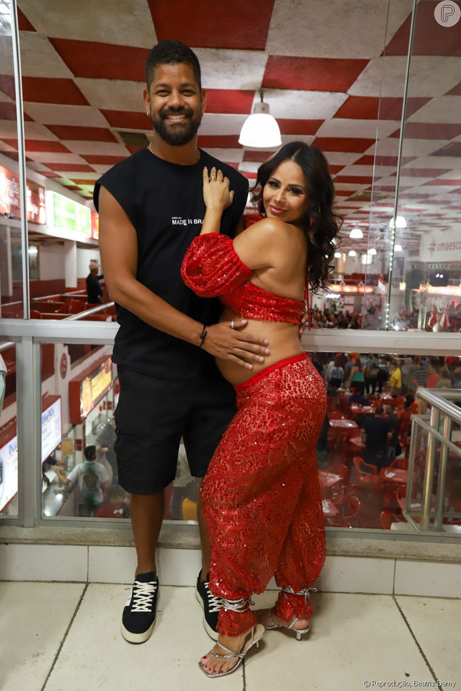 Viviane Araujo escolheu casal de amigos desconhecidos do público como padrinhos do filho