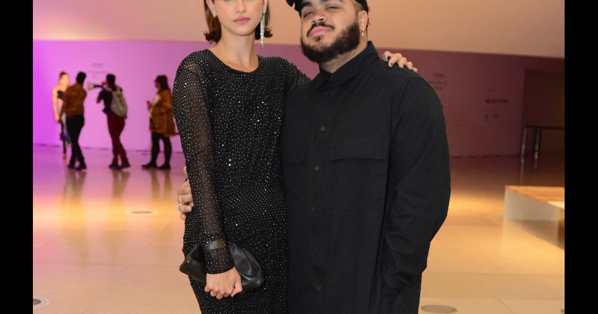 Fran Gil e Emilie Rey posaram para fotos na festa de Preta Gil - Purepeople