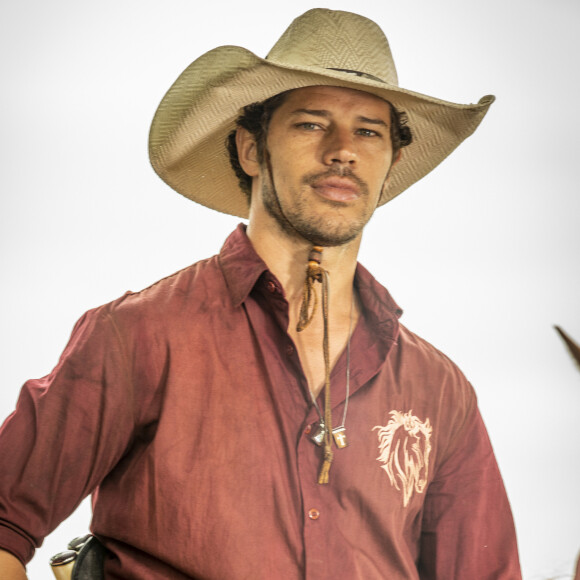 José Loreto soltou o bordão que Rafa Kalimann emplacou no 'BBB 20' durante cena da novela 'Pantanal'