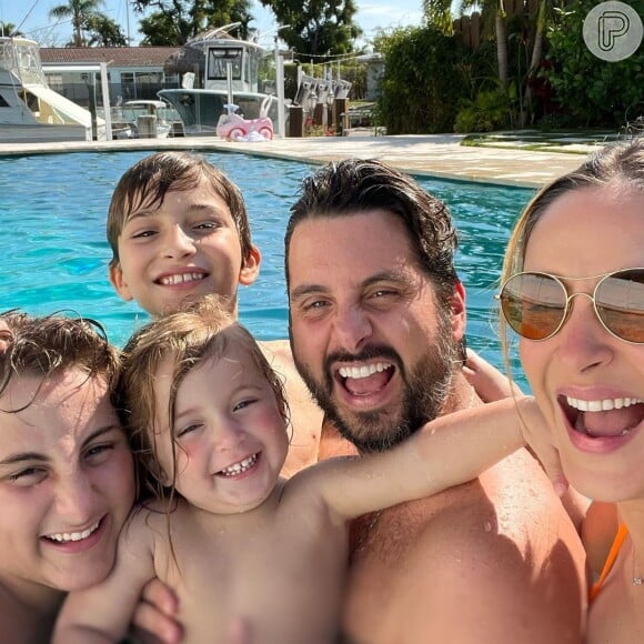 Claudia Leitte é casada com o empresário Márcio Pedreira, com quem tem três filhos: Davi, de 13 anos, Rafael, 9, e Bela, de quase 3 anos